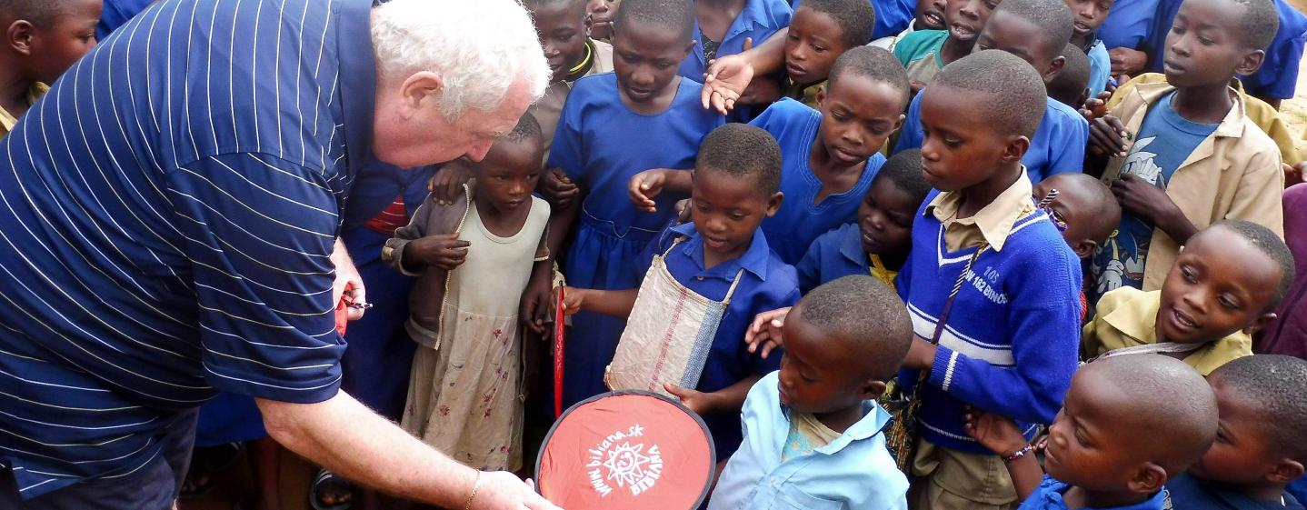 Radosť detí v Ugande a Rwande z darčekov z BIBIANY