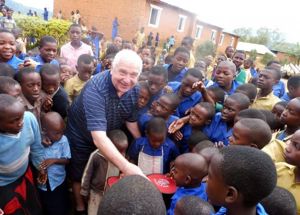 Radosť detí v Ugande a Rwande z darčekov z BIBIANY