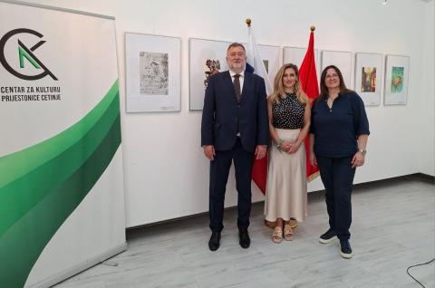 Výstavu otvorili: Veľvyslanec Slovenskej republiky v Čiernej Hore Boris Gandel a riaditeľka BIBIANY Petra Flach (v strede).